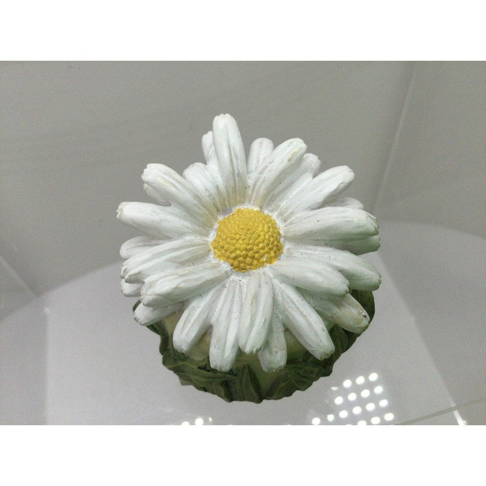 Dezine Daisy Ceramic Trinket Box hand painted