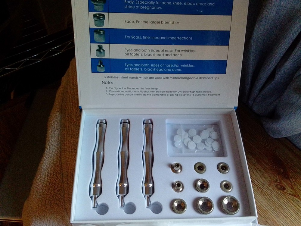 Portable Mini Diamond Microdermabrasion Machine With Spray Function For Home Spa