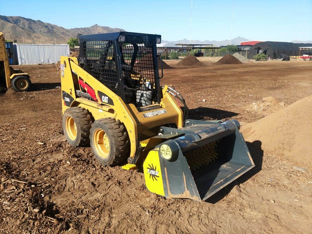 fast, efficient backhoe screening bucket