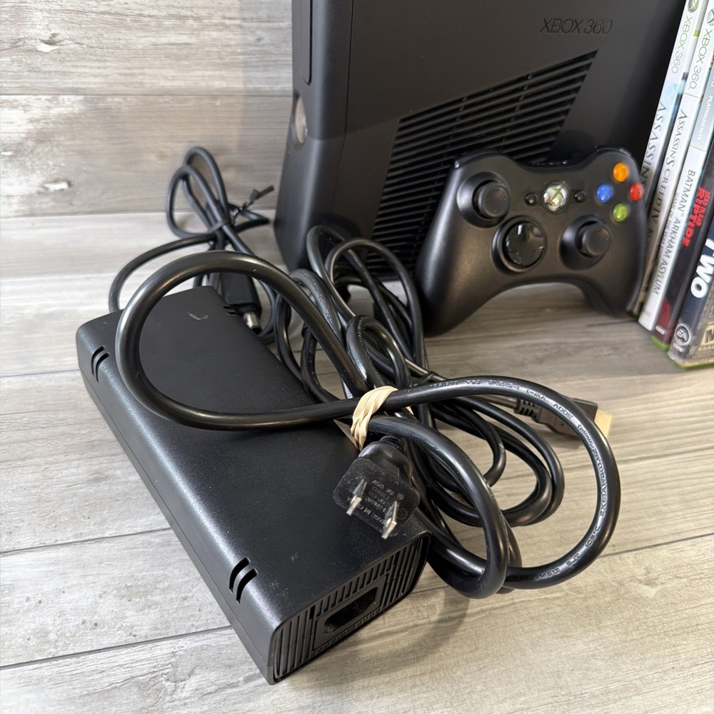 Microsoft Xbox 360 Slim S 4gb Console Bundle 5 Games Controller And Cords