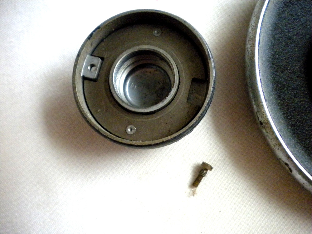 White Model 43 Sewing Machine Crinkle Finish Hand Wheel