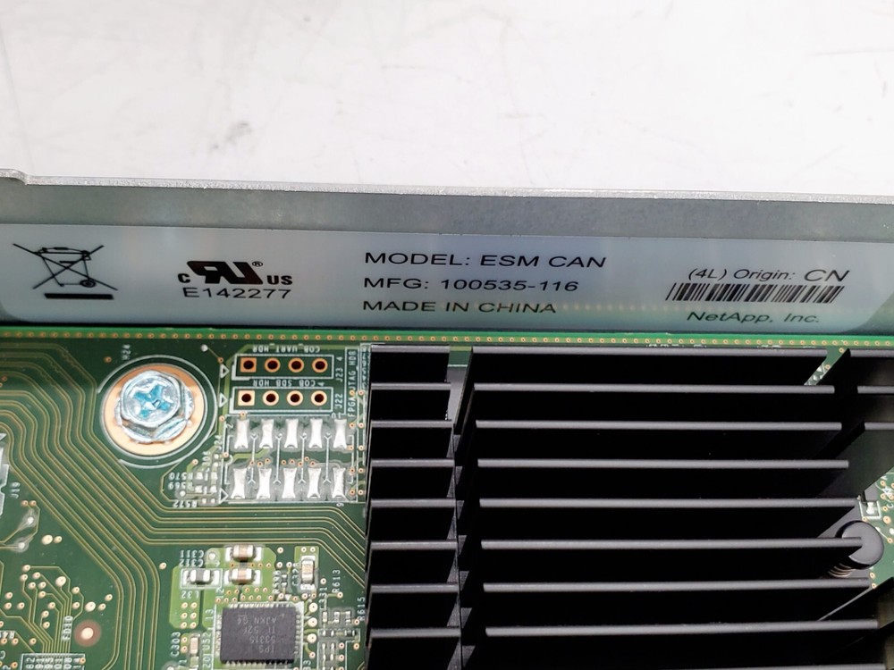 NetApp A100069 111-02853+A0 2GBRAM/Battery/E2700A Disk Array Controller