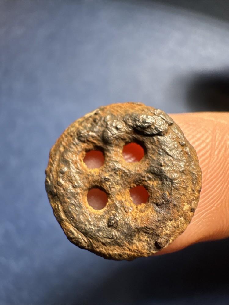 Colonial Era Button Found In Virginia Flat Button #69