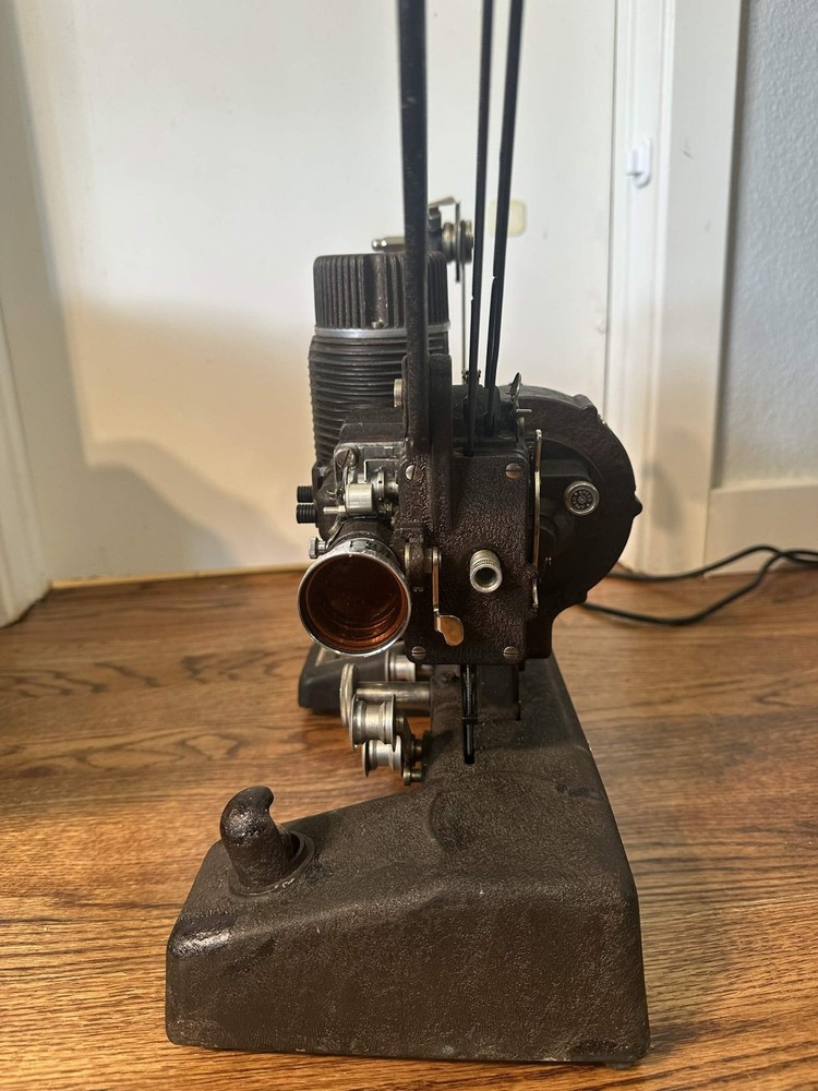 Bell & Howell Filmo model 129 projector - Untested, no plug
