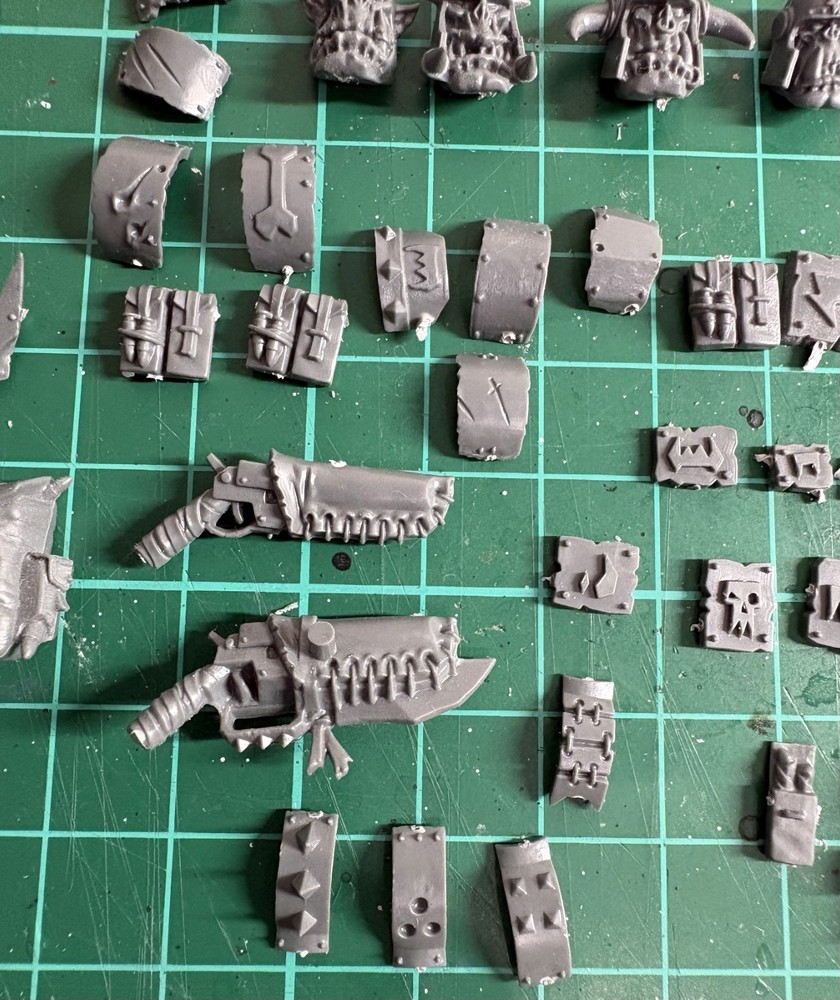 Warhammer 40K Orks Mega Bits Lot| Heads Weapons & Accessories Bundle | Kitbash