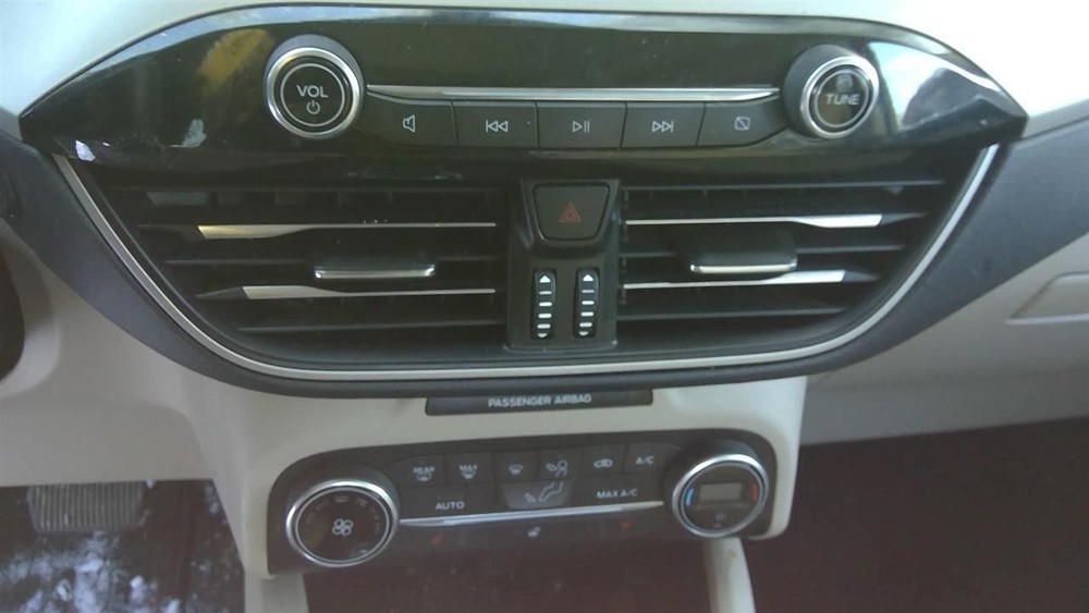 ESCAPE 2020 Glove Box 2092305