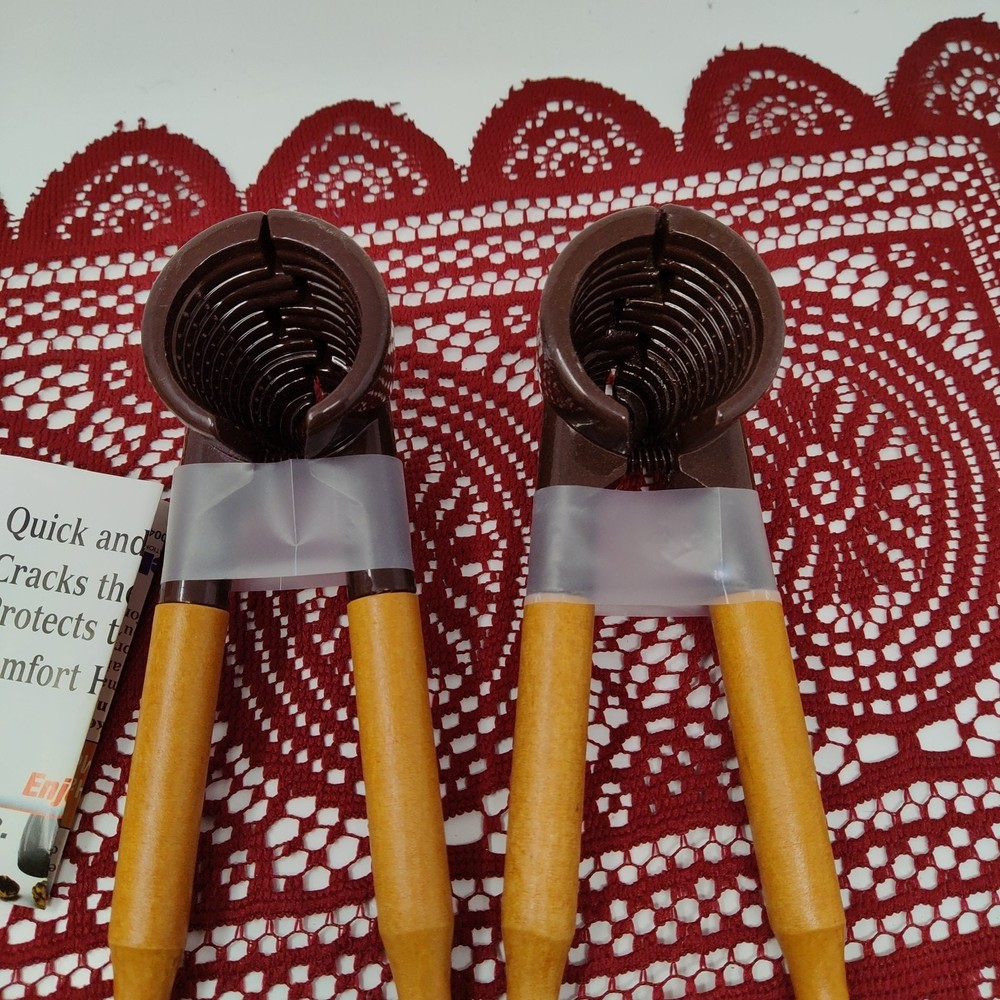 2X NUTCRACKER Best Nut DESIGN METAL SPRING LOADED WOOD WALNUT Pecan Open Box