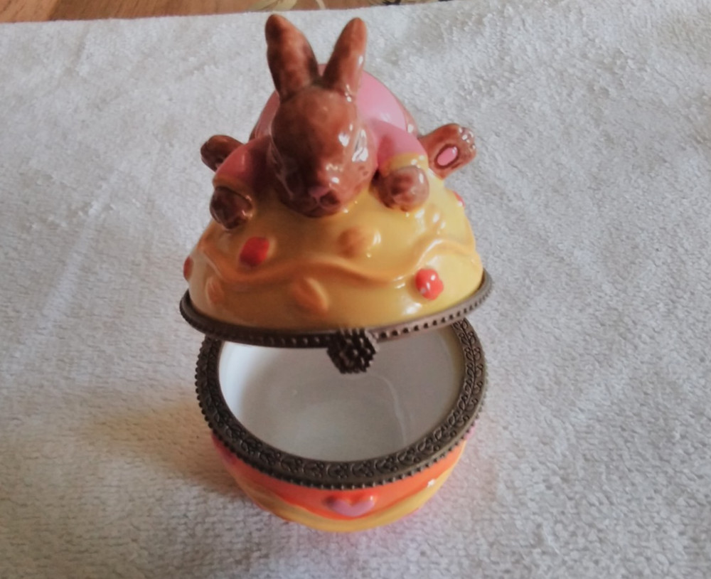 Beautiful Easter Egg Tin Canister 8x5cm