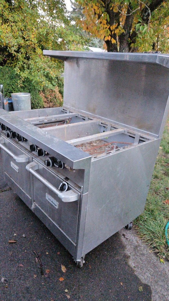 USRANGE EIGHT BURNER TWO OVEN RANGE PROPANE