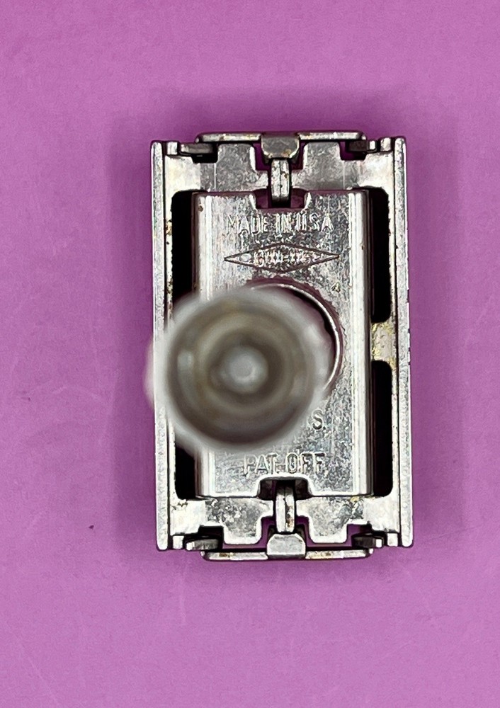 GILLETTE MENS 2 SIDED SAFTY ADJUSTABLE RAZOR. U. S. A.