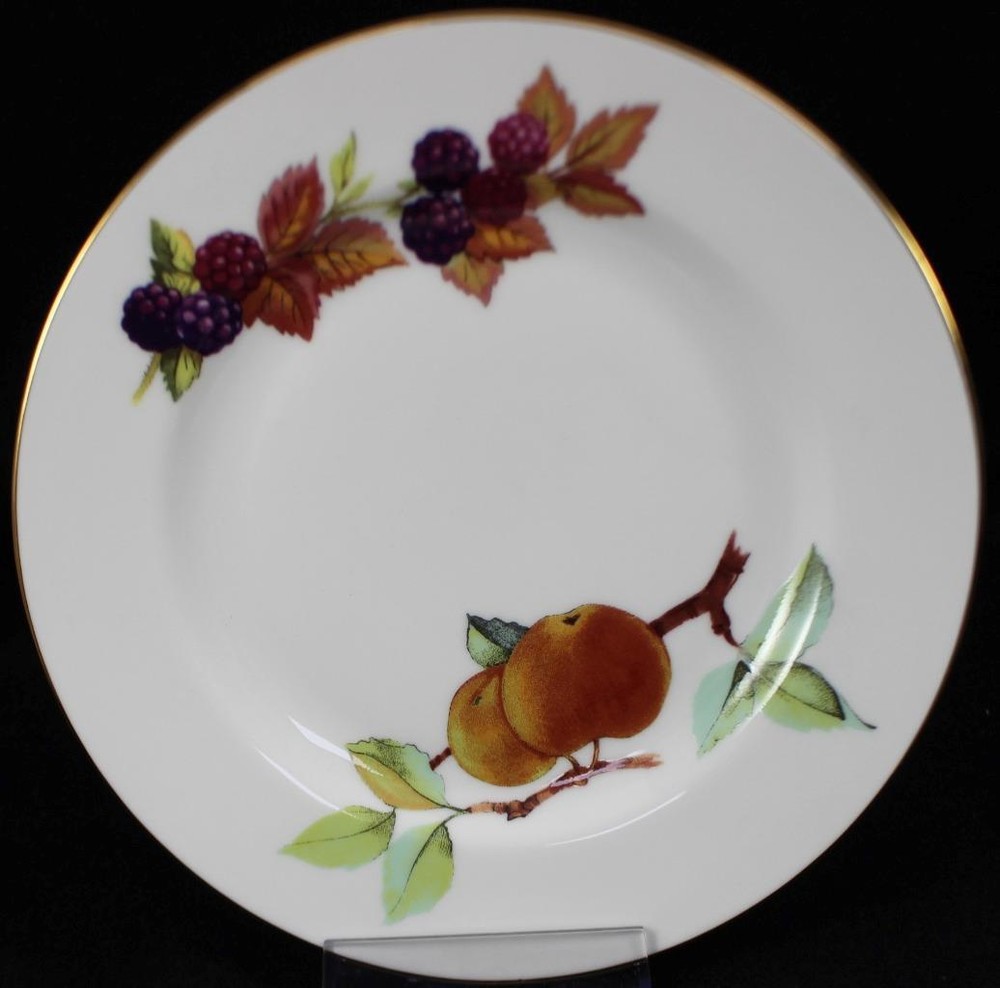 Royal Worcester Evesham Gold Five Piece Place Setting