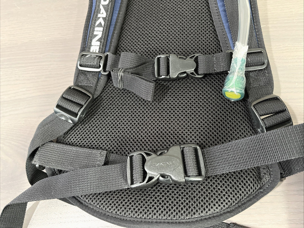 Dakine Glacier Hydration Pack Back Pack Blue Gray NWOT