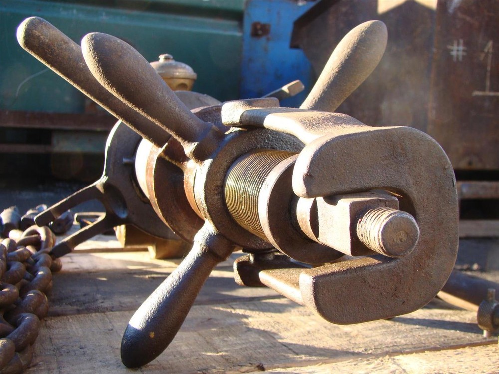 Mueller Decaturill Cat no. B Model no. 1 with Tooling