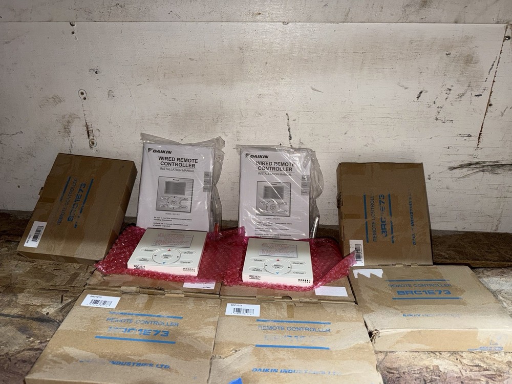 Daikin Industries LTD Remote Controller BRC1E73 New