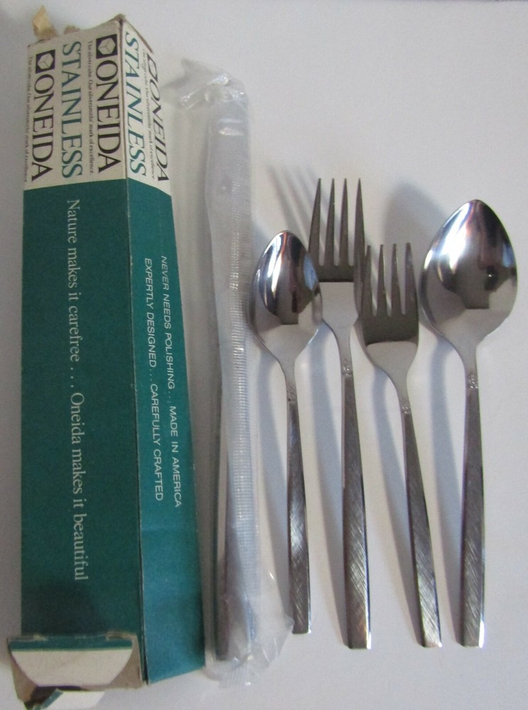 Vintage Rogers Oneida Charmion Melissa Stainless Flatware 5 pcs Place Setting