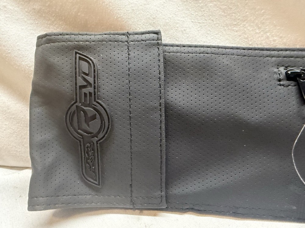 Predator Revo Pool Cue Black Soft Sleeve Case