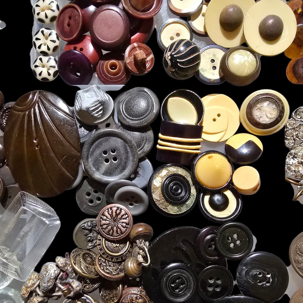 Large Assortment Antique Buttons Bakelite Celluloid MOP China Paste Button Lot
