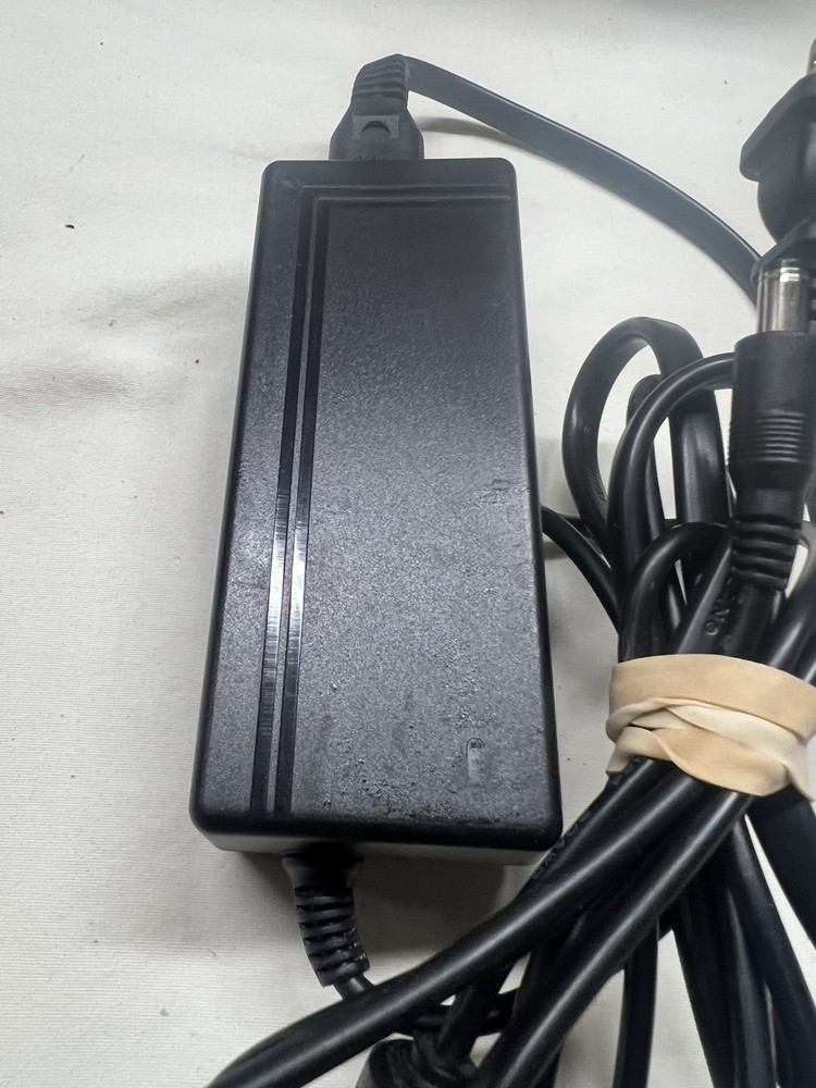 ADAPTOR AC Adapter WT1502500 15V 2.5A Power Supply