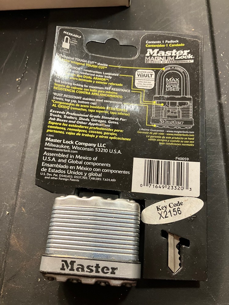 Master Lock Magnum Padlock (M1XKA1) PAD LOCK