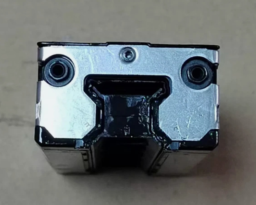 One Brand New R162381320 slider