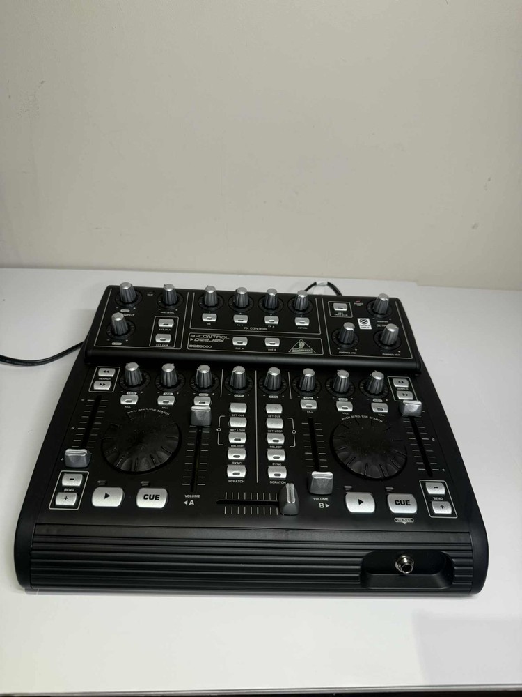 Behringer BCD3000 DJ Controller USB MIDI 4‑Ch + Audio Interface w/ Box