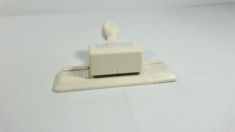 Martha Stewart Edge Punch Doily Lace Edge