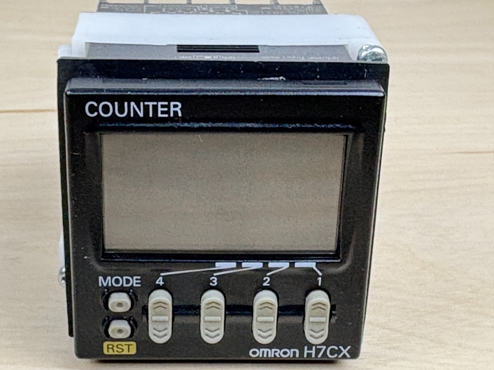 Omron H7CX-A4WSD-N Multifunction Preset Counter