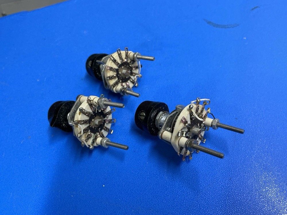 3 Vintage P-503 Ceramic rotary switch - USA - with Knobs