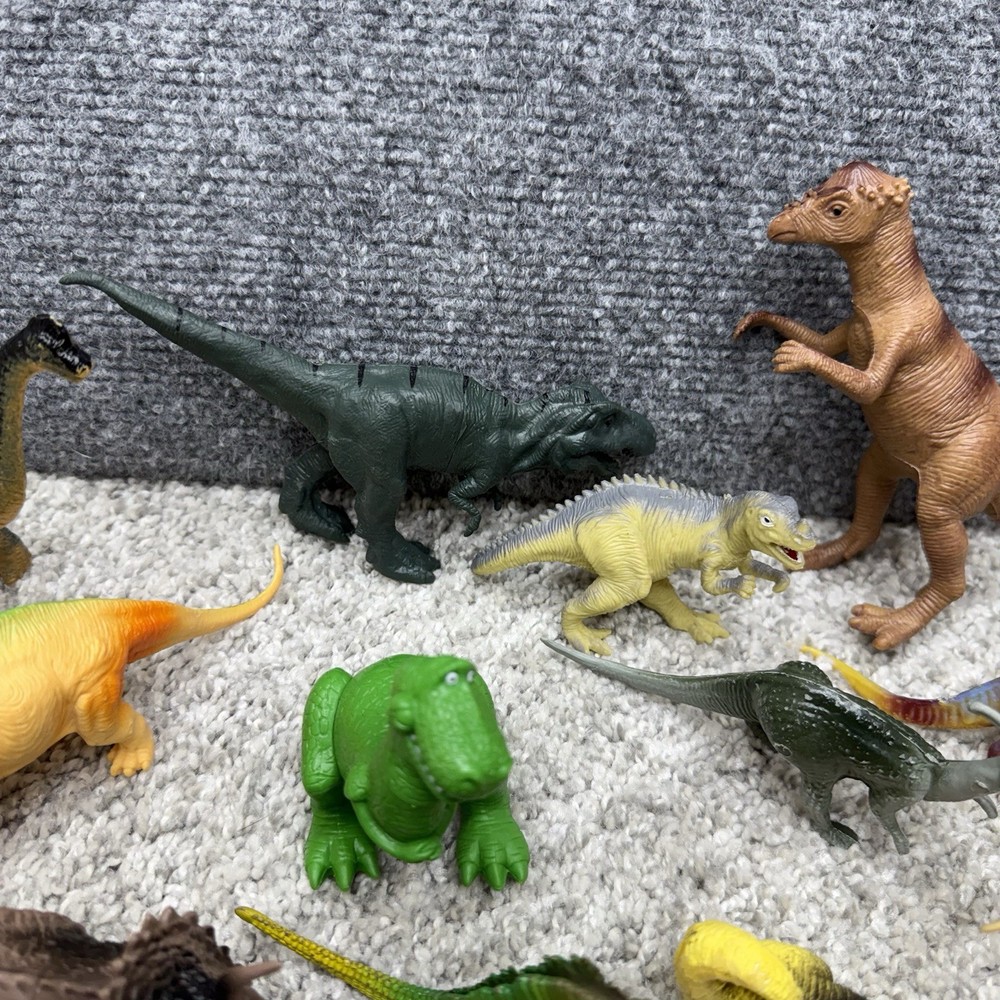 Toy Dinosaur huge lot small mini dino figures