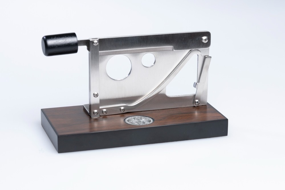 EGOIST TABLE CIGAR SIZE - GUILLOTINE -