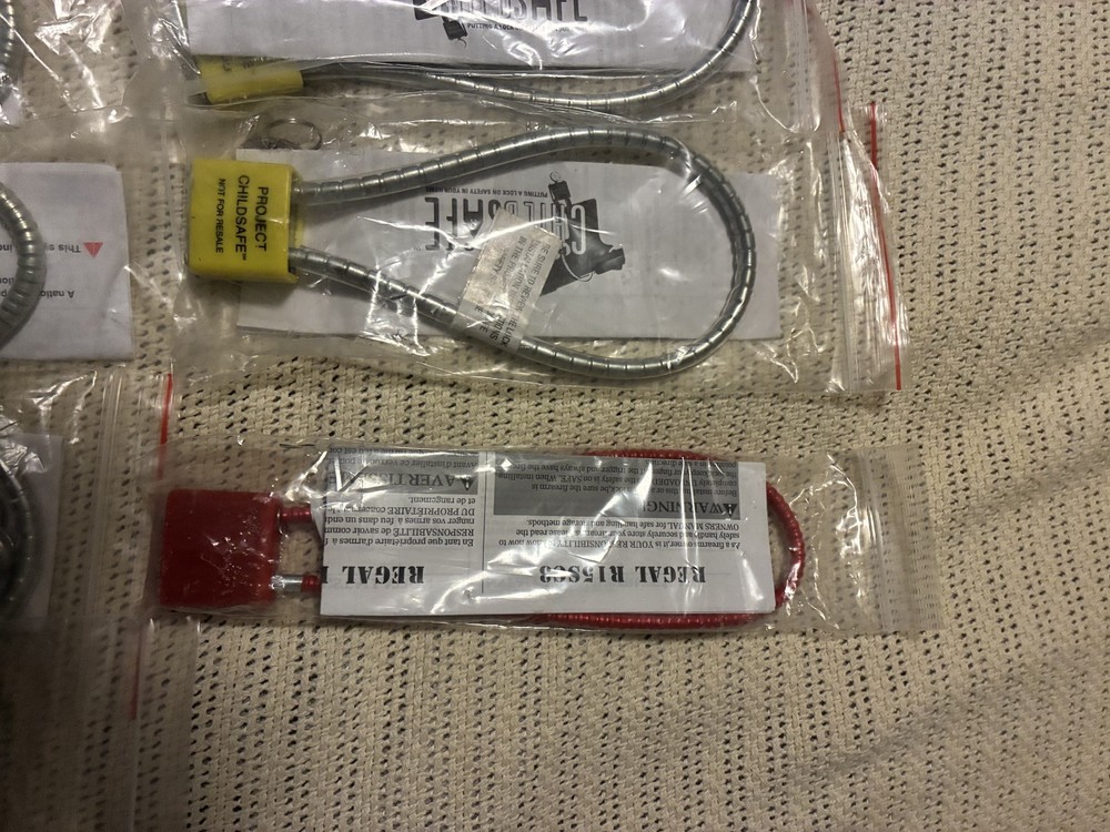 8 GUN LOCKS