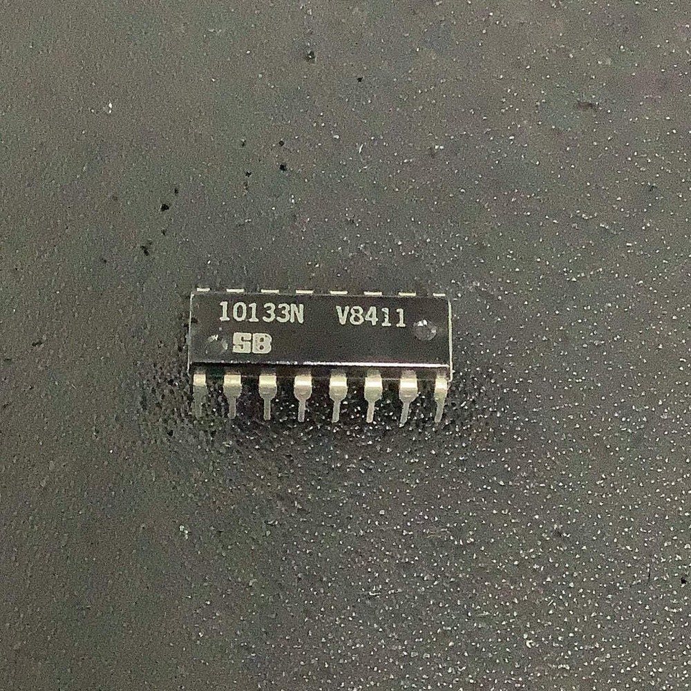 10133N - SIGNETICS - Quad D-Type Latch (with Gated Outputs)