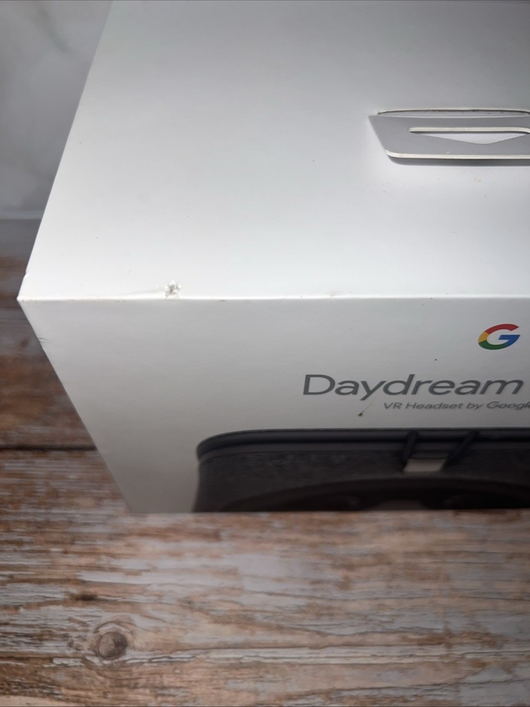 Google Daydream View VR Headset - Slate New In Box!!