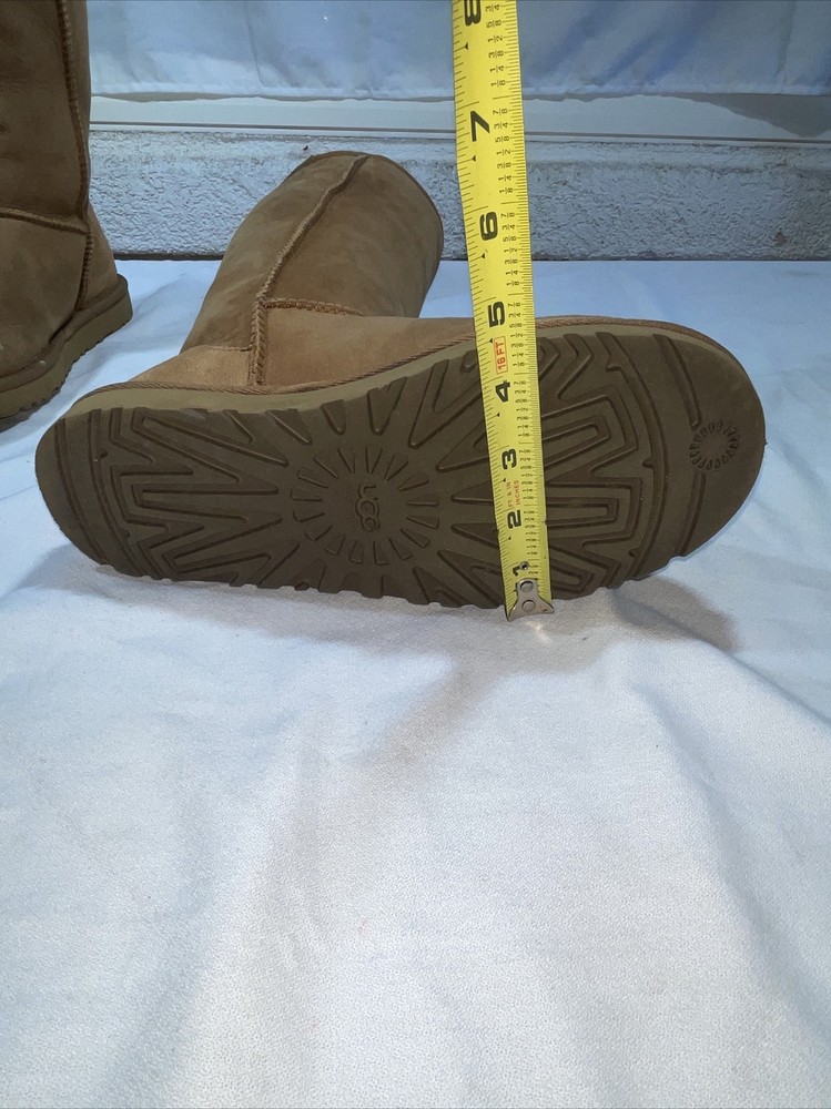 UGG BOOTS WOMEN CLASSIC MID LARGE US SIZE 7