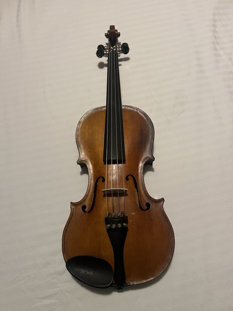 Authentic Edward B. Moss Fiddle No.32