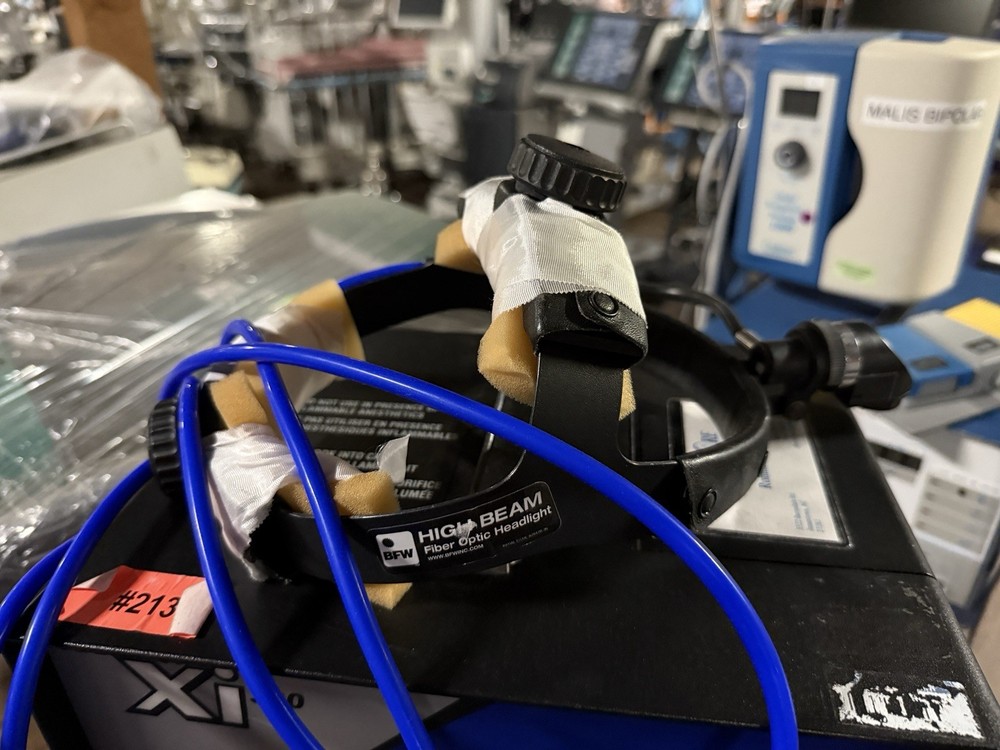 BFW MAXENON XI 300 Light Source With Headlight