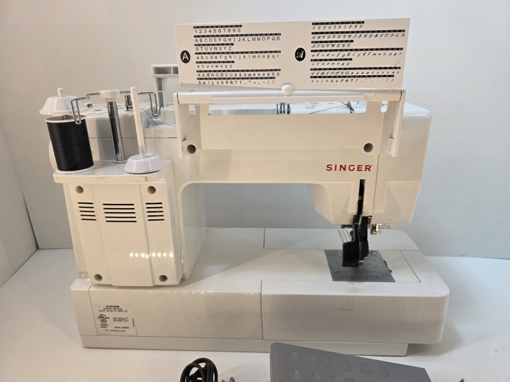 Singer Quantum L-500 Computerized Sewing Machine – Tested & Working LCD Display