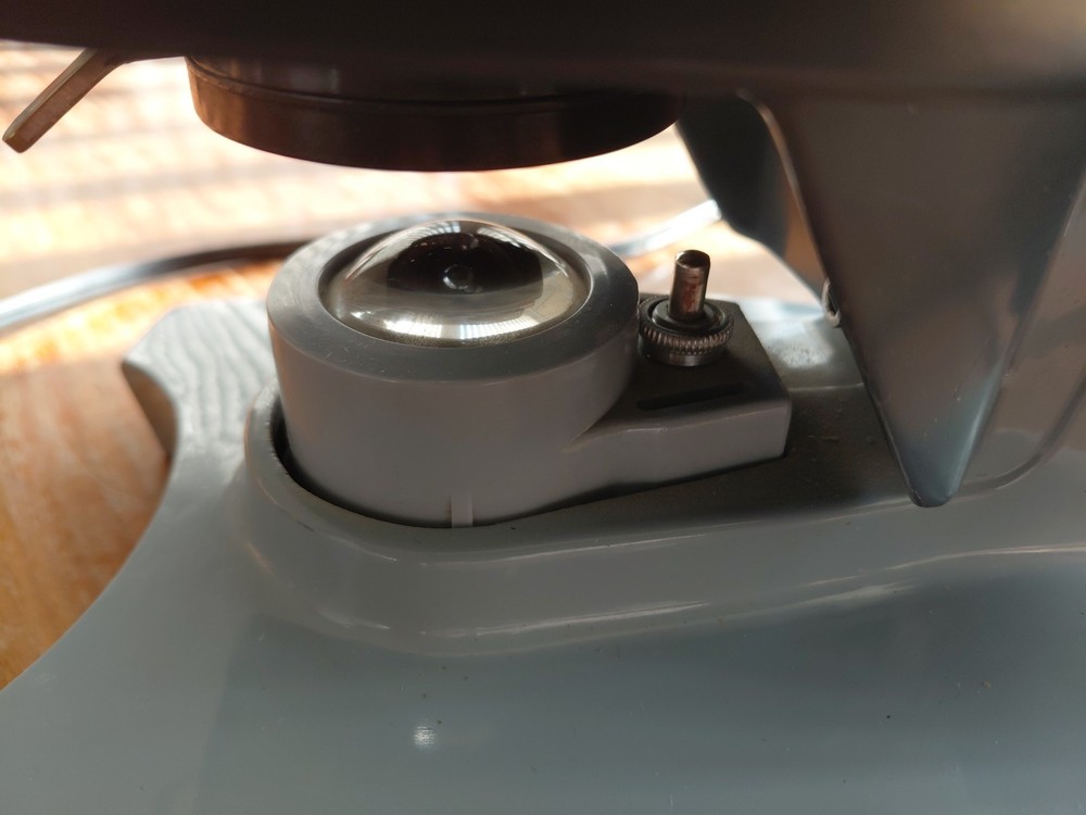 VINTAGE American Optical Series 60 Microscope, Three Objectives, w/Light -TESTED