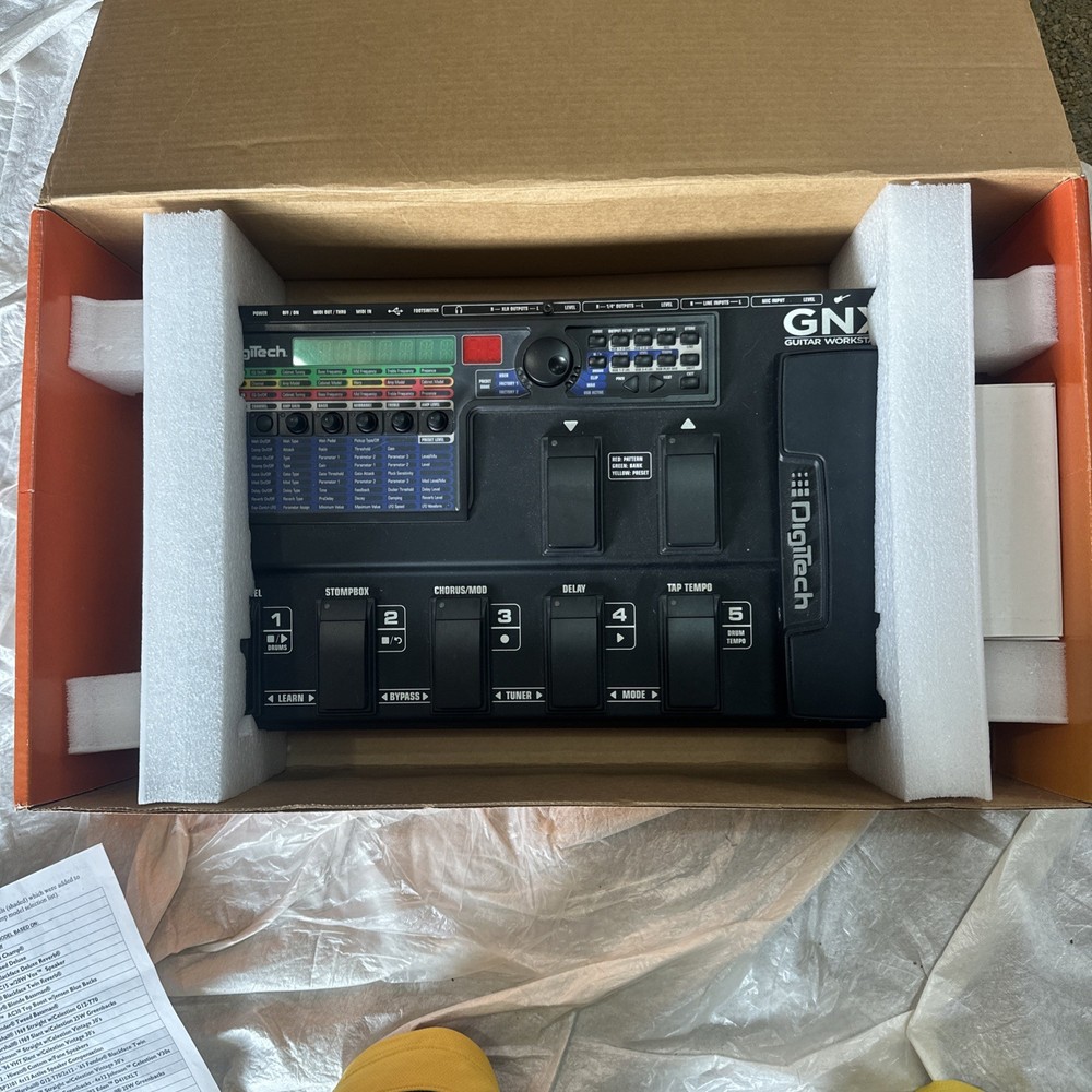 Digitech GNX 3000 Guitar Processor and Effects Pedal w/manual & power adapter