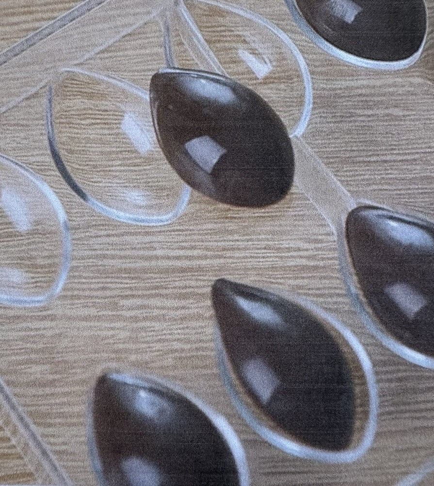 HAPYLY Oval Egg/Water Drop Shape Polycarbonate Chocolate Mold, 16 Cavities NEW