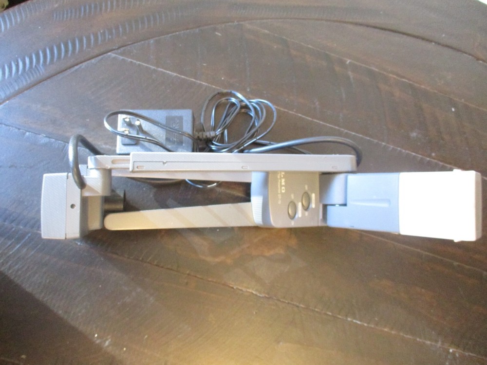 Elmo Visual Presenter DT-70 Table Top Presenter Lamp Camera