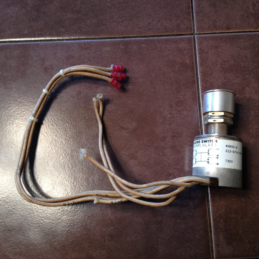 4EN52-6 Micro-Switch, 212-075-218-1
