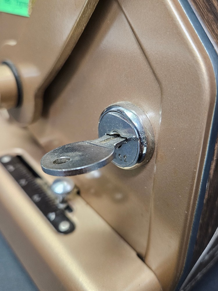 Paymaster X-550 Check Writer Machine & Key Beige Chrome