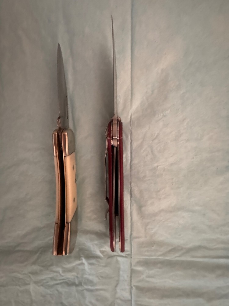 POCKET KNIFES, CONVENIENT, GOOD CONDITION, SO NICE, LIGHT.