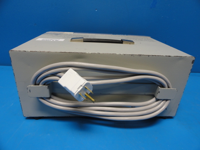 KARL STORZ 486B TWIN COLD LIGHT SOURCE / ILLUMINATOR (10840)