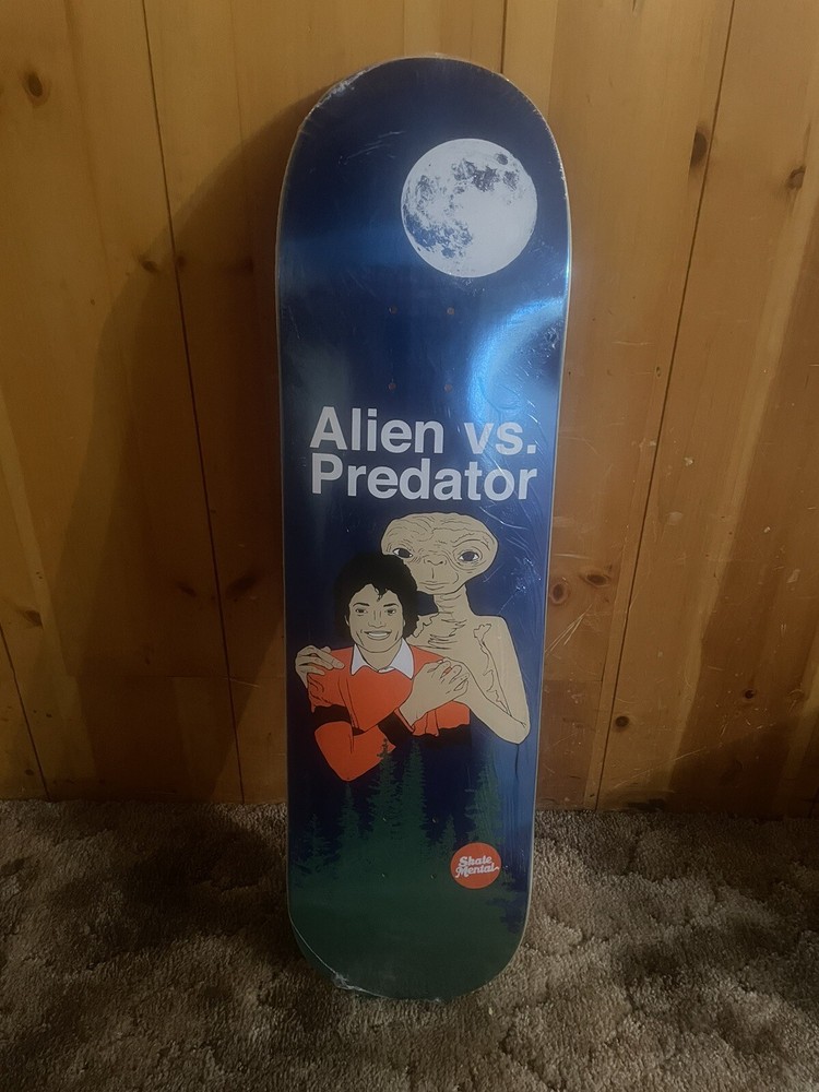 Alien VS Predator Foil Skateboard Deck 8.25 ET Vs MJ