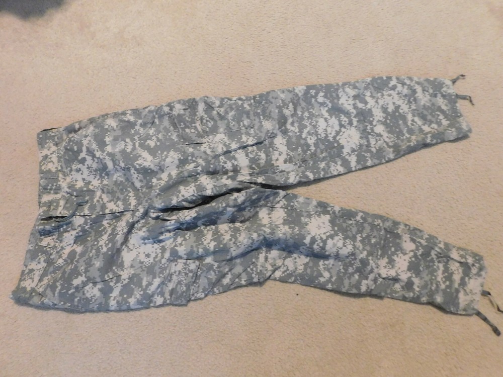 US  ARMY ACU PANTS  SIZE MEDIUM - LONG
