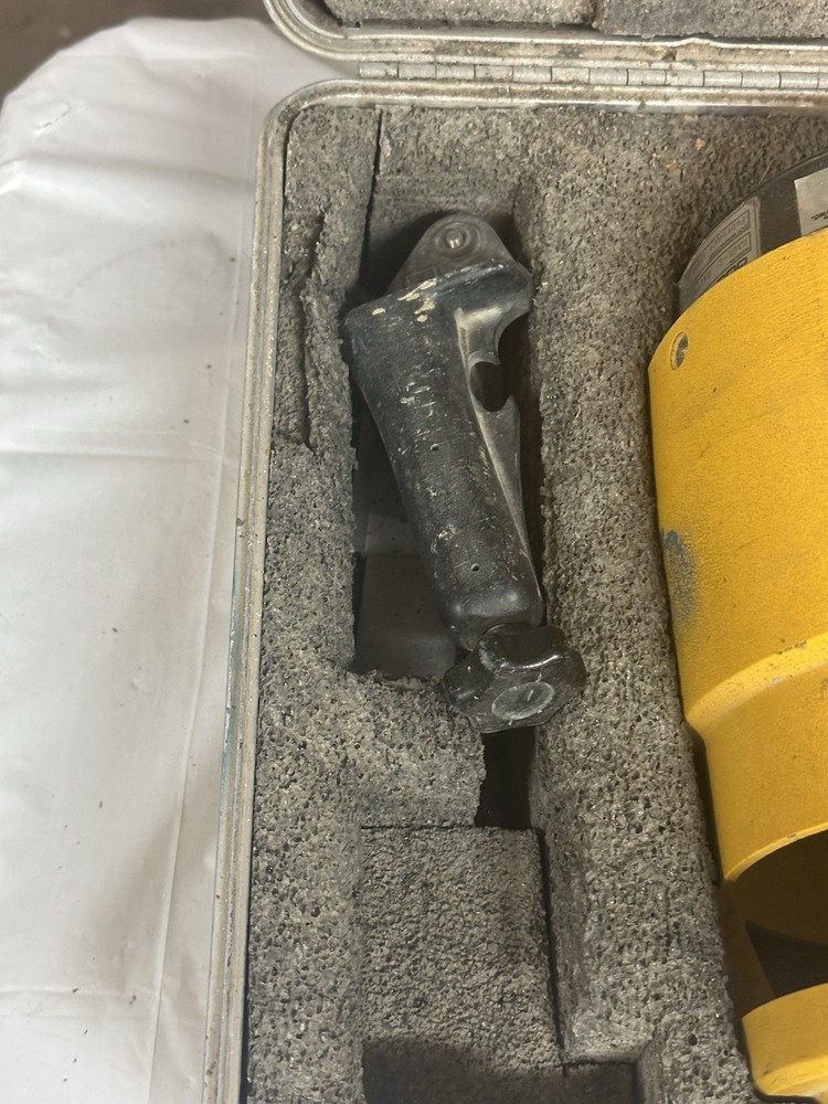 AGL EAGL-2 EAGL2 Rotary Electronic Laser Level w/ Case - Powers On But Untested