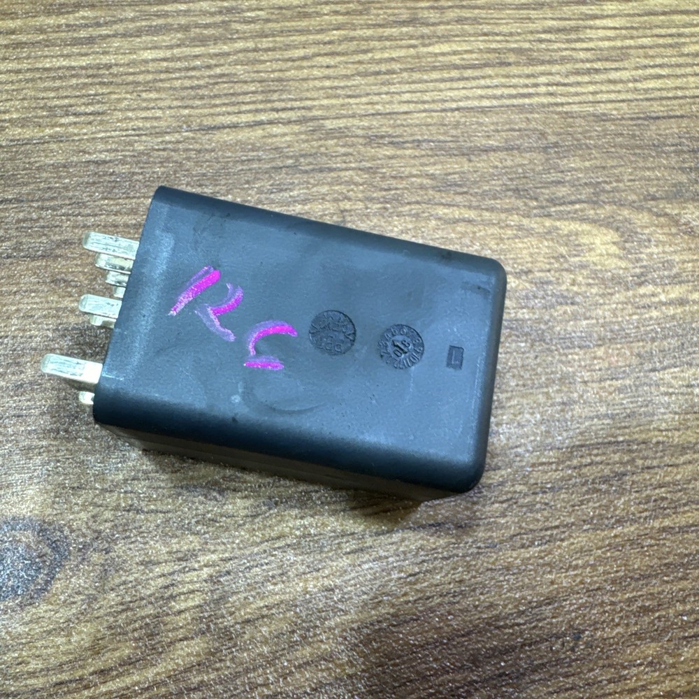 VW Multivan T5 Glow Plug Control Unit Relay 038907281B