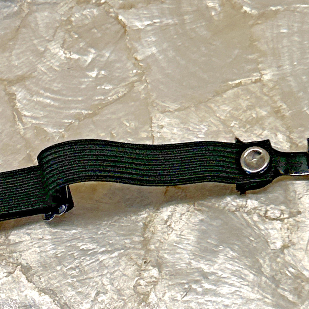 pro-optics adjustable eyewear retainer strap in plastic case New